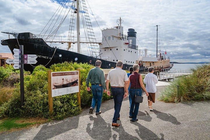Albany's Whale Story: Torndirrup Coast & Historic Whaling Station Tour