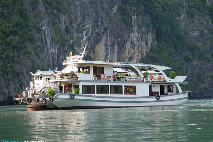 Halong Bay Day Cruise: Tuan Chau to Sung Sot & Titop with Limo Transfer photo 1