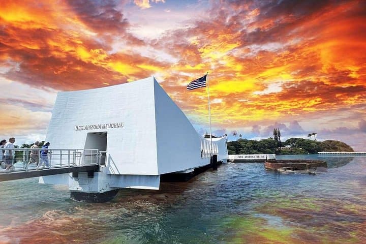 Deluxe Pearl Harbor & USS Arizona Memorial Tour (Waikiki Pickup) photo 1