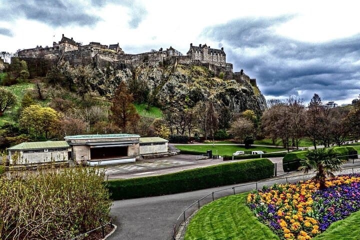 Edinburgh Castle Guided Tour: Skip‑the‑Line Tickets & Historic Highlights photo 4