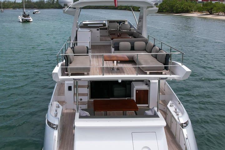 Haulover Sandbar Luxury Yacht Charter: 4-Hour Azimut Cruise from Miami photo 4