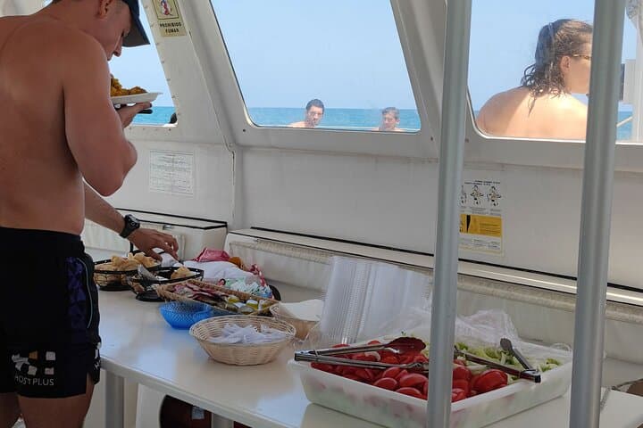 Valencia Catamaran Cruise with Paella Lunch and Beach Cocktail photo 6