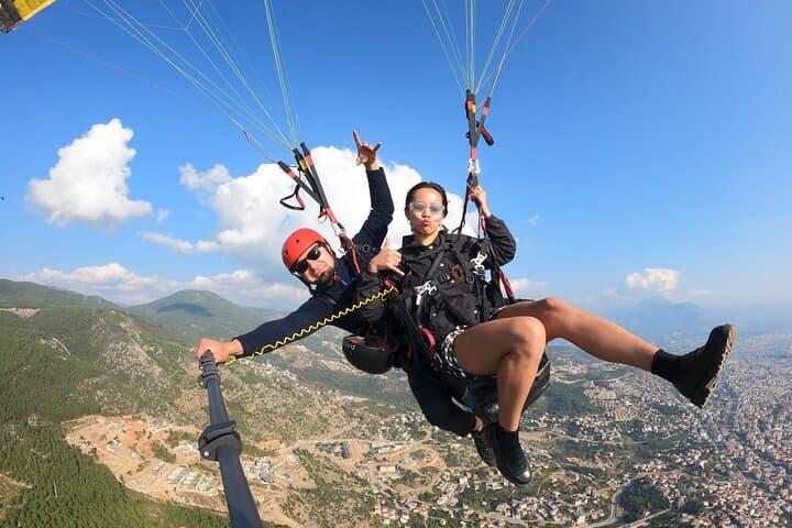Tandem Paragliding Over Alanya: Cleopatra Beach Flight from Antalya photo 3