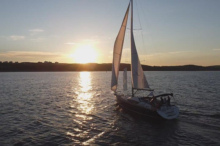 Sopot Sunset Cruise: Prosecco on the Bay and Tri-City Horizons photo 2