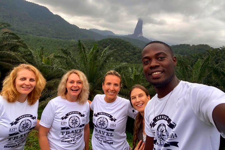 São Tomé Full-Day 4x4 Adventure: Cocoa Plantations, Volcanic Coasts & Equator Walk