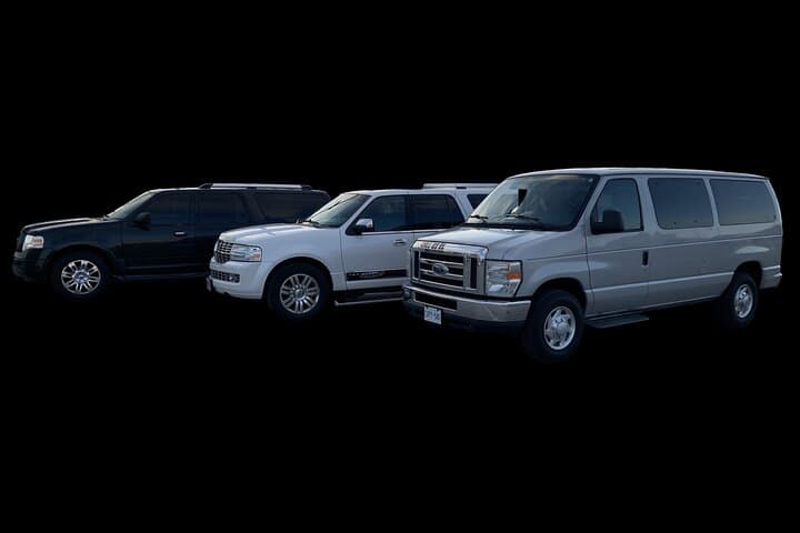 Private Niagara-on-the-Lake Wine Tour with Roundtrip Airport Transfer