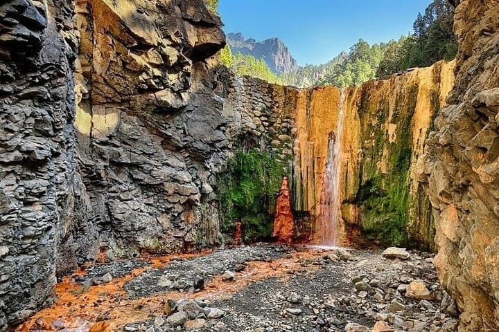 Exploring Caldera de Taburiente: Guided High-Altitude Walk on La Palma photo 2