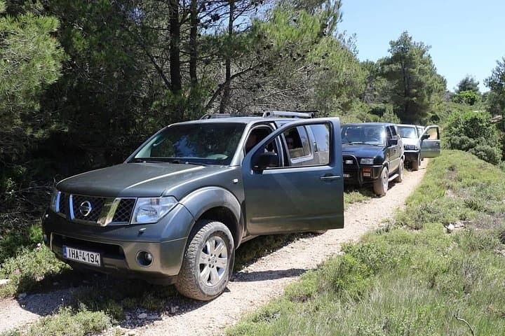 Off-Road Zakynthos Jeep Tour — Vrachionas Peaks, Shipwreck View & Blue Caves photo 1