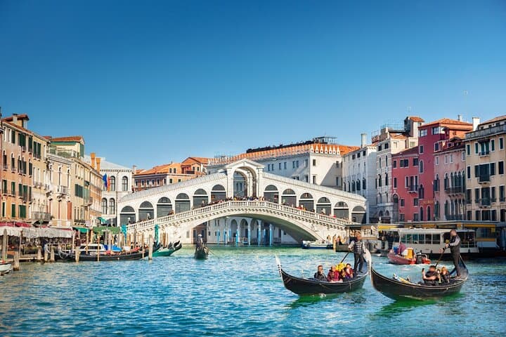 Venice 2-Hour Guided Walking Tour with Gondola Ride