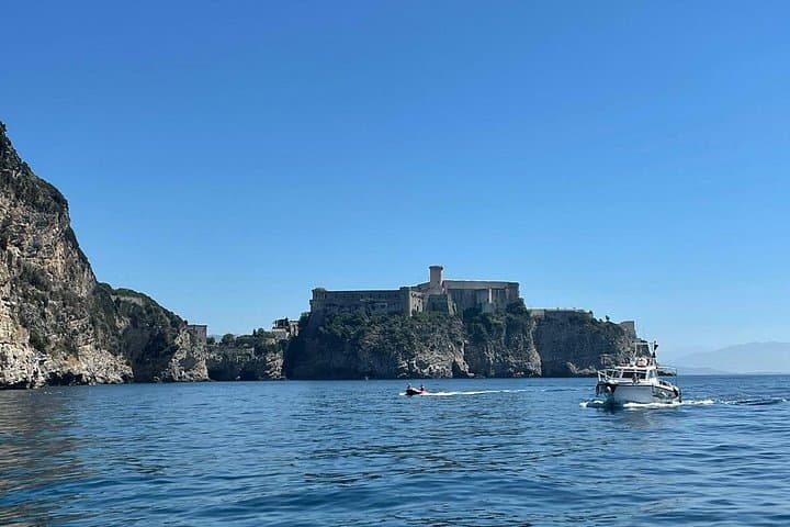 Boat Tour of Gaeta and Sperlonga: Swim Caves, Cliffs & Coastal History photo 3