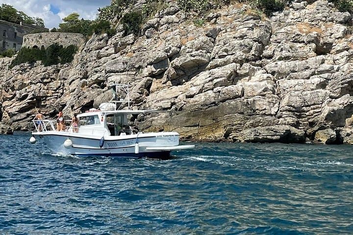 Boat Tour of Gaeta and Sperlonga: Swim Caves, Cliffs & Coastal History photo 2