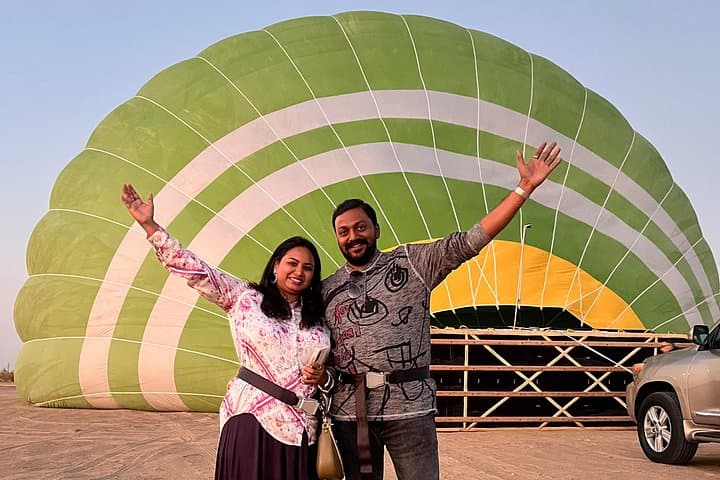 Dubai Sunrise Hot Air Balloon Tour with Hotel Pickup — Desert Flight & Arabic Breakfast photo 3