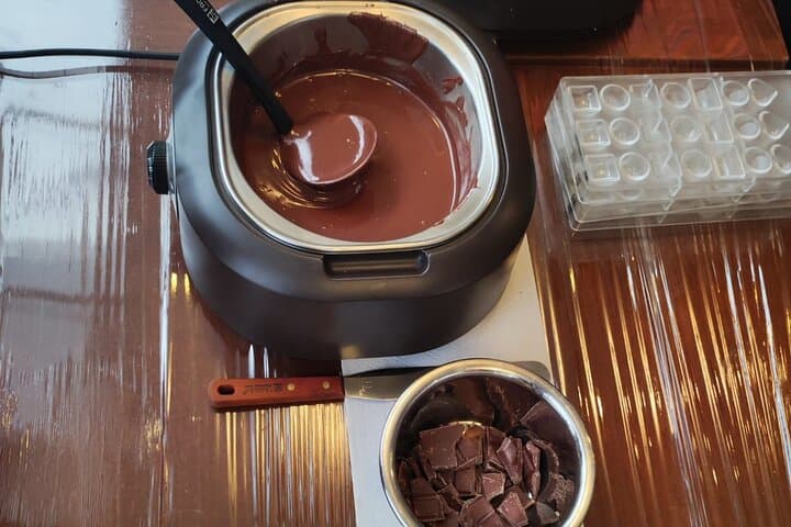 From Bean to Bonbon: Hands-On Organic Chocolate Workshop in Cusco photo 3