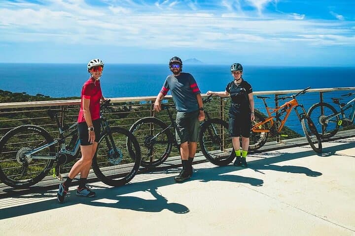 E‑bike Wine Tasting at Tenuta delle Ripalte — Monte Calamita E‑MTB Tour photo 2