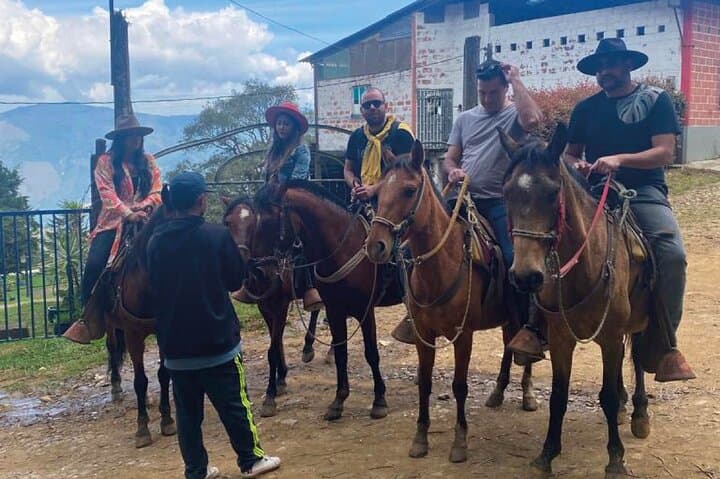 Medellín Night Skyline Horseback Ride, Firecamp & Forest Cabin Stay photo 2