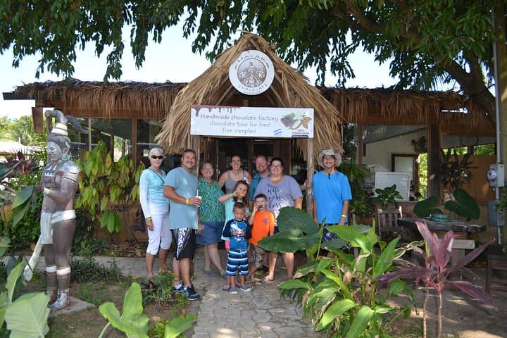Roatán Island Tour — West Bay Beach Break, Chocolate & Rum Cake Factory photo 3