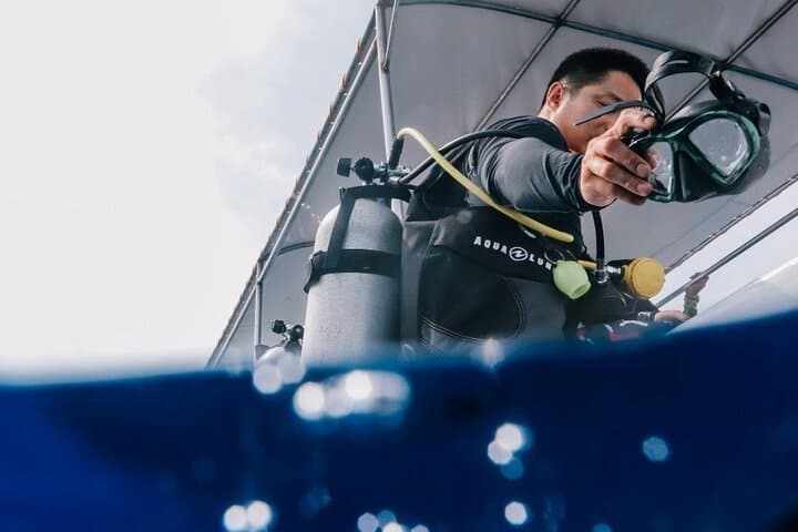Beginner Scuba Diving in Siargao: Discover Scuba Diving Course in General Luna photo 3