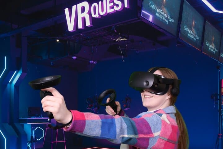 Immersive VR Escape Room Near Hamburg — Team Puzzles & Virtual Adventure