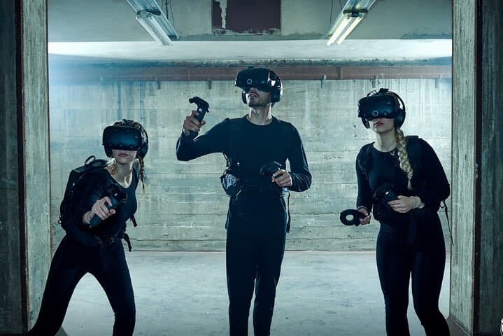 Immersive VR Escape Room Near Hamburg — Team Puzzles & Virtual Adventure photo 2