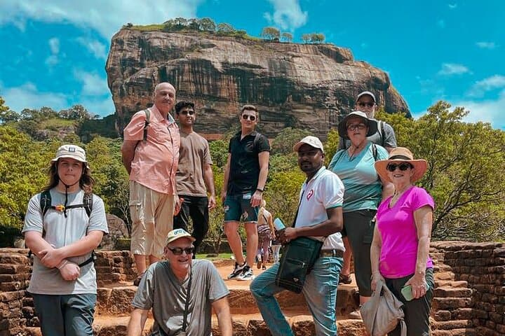 3-Day Sigiriya to Udawalawe: Sigiriya, Kandy, Nuwara Eliya & Ella Highlights