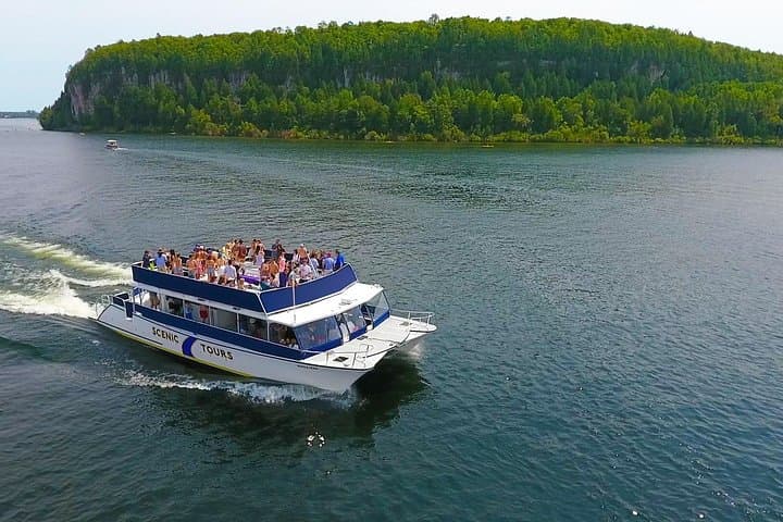Cruise North Shore to Death's Door: Door County Lighthouse & Shipwreck Tour photo 1