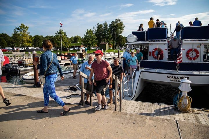Cruise North Shore to Death's Door: Door County Lighthouse & Shipwreck Tour photo 3