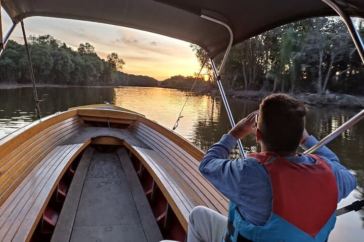 Kampong Ayer Boat Cruise: Proboscis Monkeys, Fireflies & Water Village Sunset Tour photo 3
