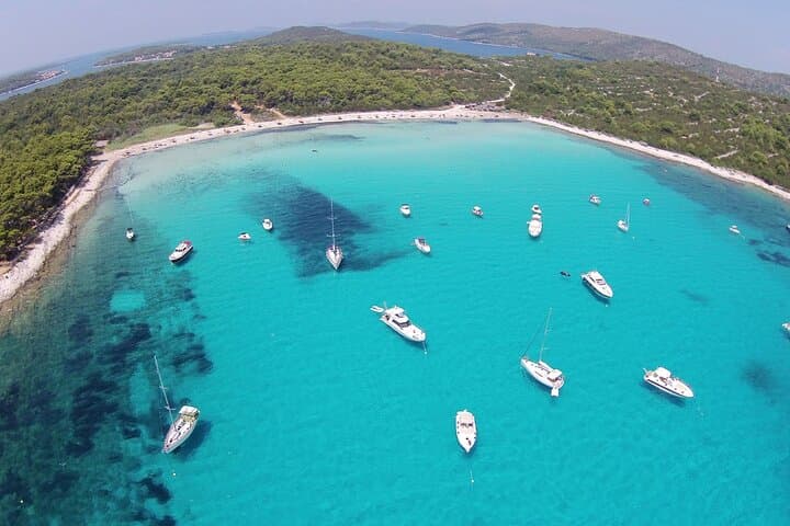 Private Speedboat Tour to Saharun Beach, Golubinka Cave & Dugi Otok photo 4