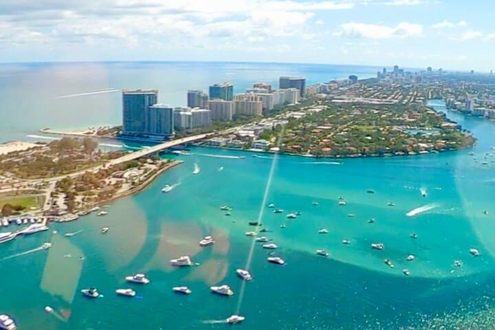 Romantic Miami Champagne Plane Tour: 50-Min Scenic Flight Over South Beach & Biscayne Bay photo 3