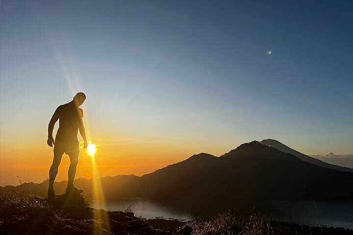 Mount Batur Sunrise Trek: Private Sunrise Hike & Breakfast Over Lake Batur photo 3