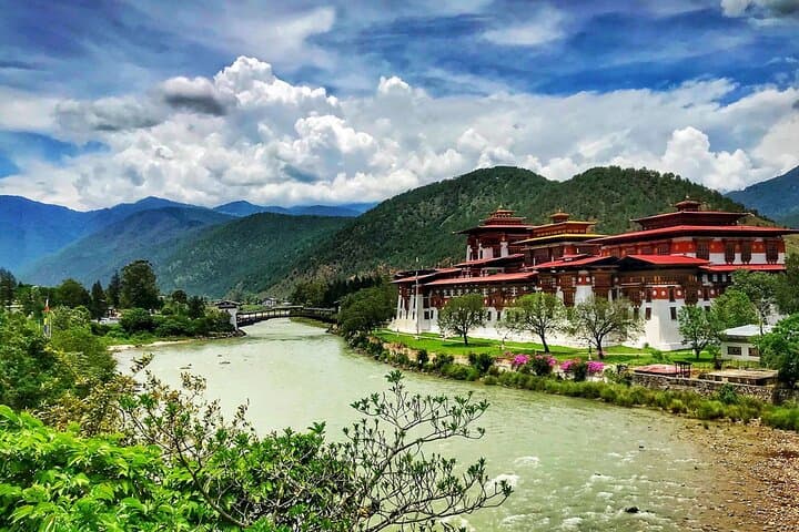 Bhutan Short Escape: 5-Day Private Cultural Tour & Tiger's Nest Hike photo 2