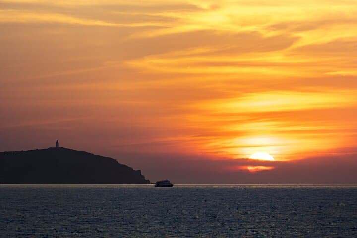 Santorini Sunset Cruise: Caldera Sailing, Hot Springs & Taverna Dinner photo 2
