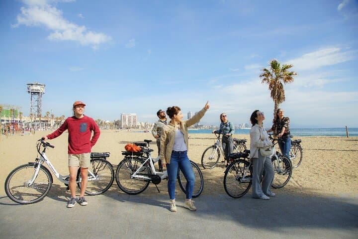 Barcelona Photo Highlights eBike Tour — Sagrada Família to Montjuïc in 4 Hours photo 2