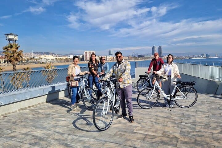 Barcelona Photo Highlights eBike Tour — Sagrada Família to Montjuïc in 4 Hours