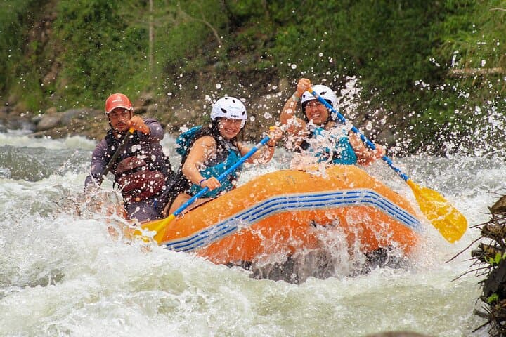 Balsa River Class III Whitewater Rafting from La Fortuna photo 6
