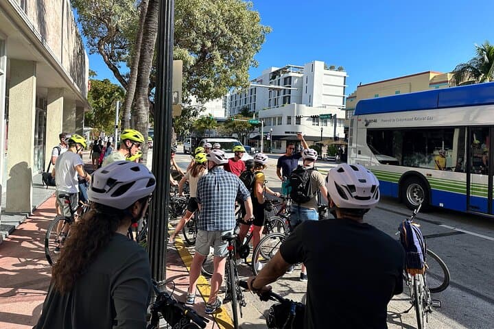 Miami Beach Bike Rentals: Self-Guided Ride Along Ocean Drive and South Pointe photo 4