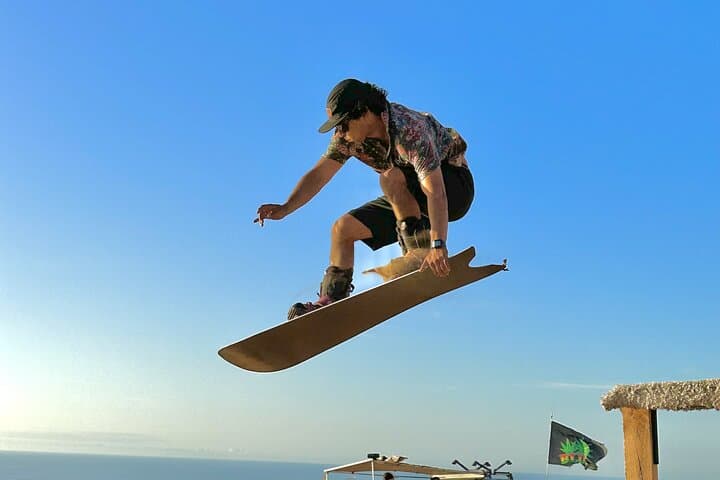 Sandboarding Cerro Dragón: Iquique Dune Adventure with Transfer