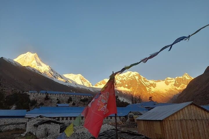 Crossing Larke La: Manaslu Larke Pass Trekking Guide photo 5