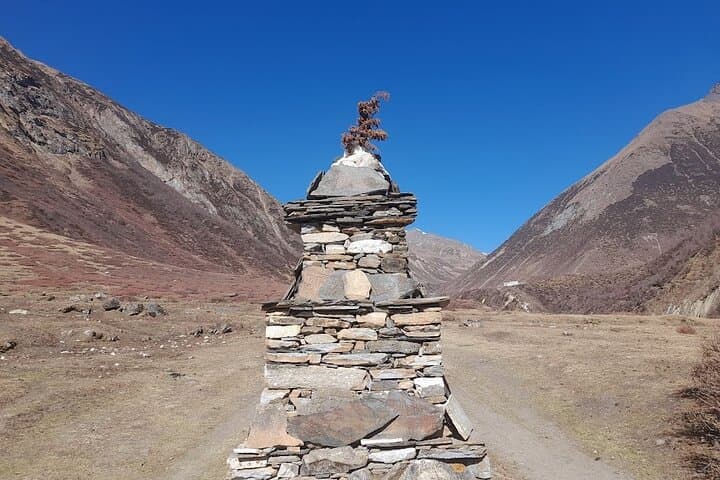 Crossing Larke La: Manaslu Larke Pass Trekking Guide photo 6
