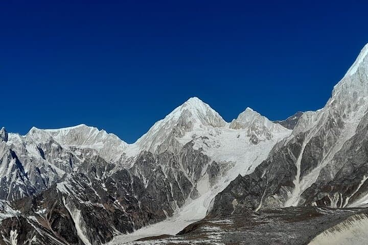 Crossing Larke La: Manaslu Larke Pass Trekking Guide photo 4