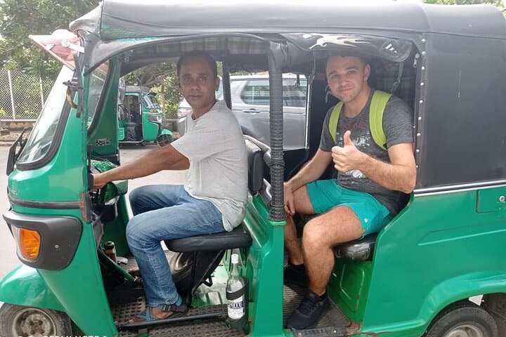Colombo City by Tuk Tuk: Half-Day Private Tour of Colombo's Historic Sights