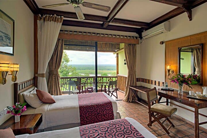 12-Day Gorillas, Chimps Trekking & Wildlife Budget Safari in Uganda photo 5