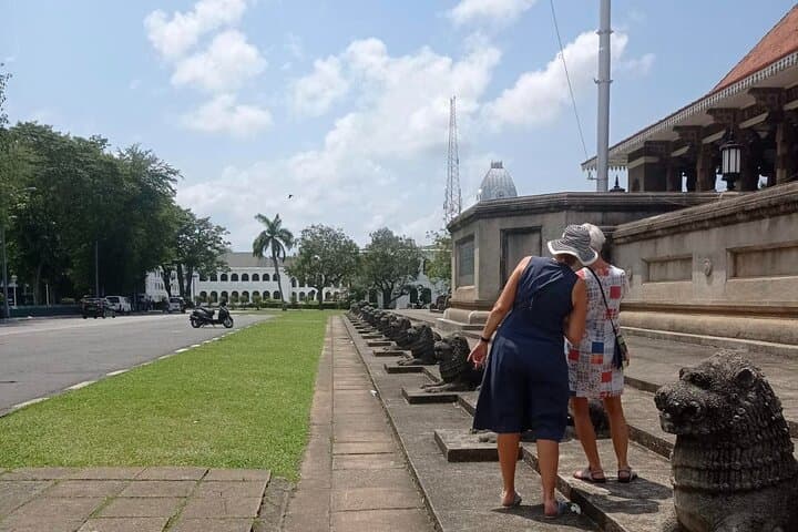 Discover the Other Side of Colombo: Private Shore Excursion from the Jetty photo 4