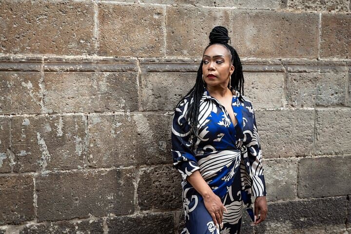 Portrait Walk in Barcelona’s Gothic Quarter — Professional Portrait Session in the Old City photo 4