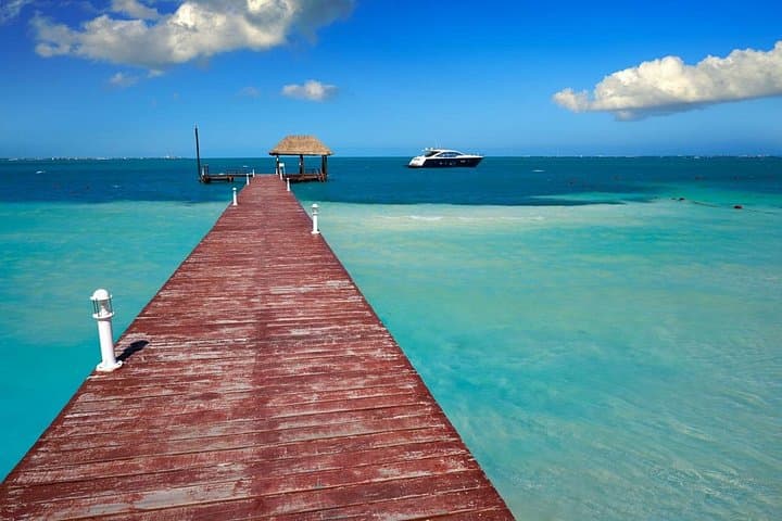 Private Couples' Walking Tour of Cancún: Mercado 28, Hotel Zone & Punta Lighthouse photo 6