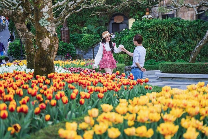 Ba Na Hills Golden Bridge & Fantasy Park Day Trip from Da Nang photo 3