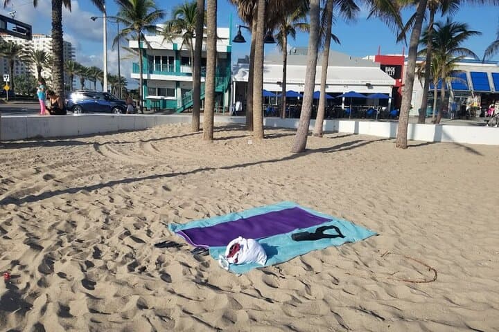 Private Pilates on the Water in Victoria Park — 1-Hour SUP or Park Class in Fort Lauderdale photo 4