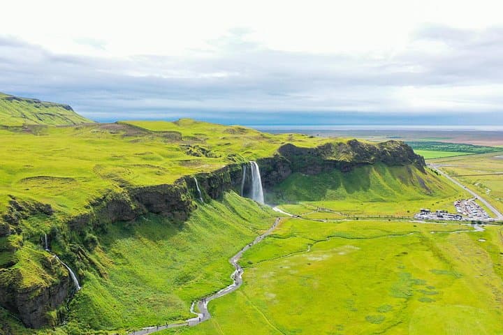 South Coast Classic Private Tour — Seljalandsfoss, Skógafoss, Reynisfjara & Dyrhólaey photo 3
