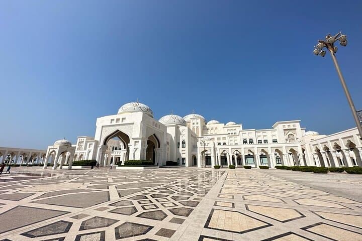 Abu Dhabi Grand Mosque & Presidential Palace Private Tour from Dubai photo 4