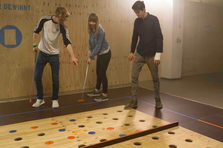 Blacklight Adventure Minigolf in Berlin — Interactive Mini Golf Experience